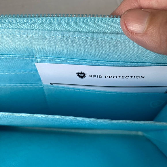 Vera Bradley RFID Turnlock Wallet Lemon Grove NWOT - Picture 11 of 13